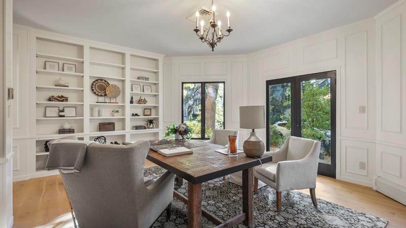 Real estate photo by EstateVision Studios